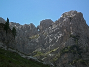 53 anche l'Arera ci spia con un occhio dalle rocce...